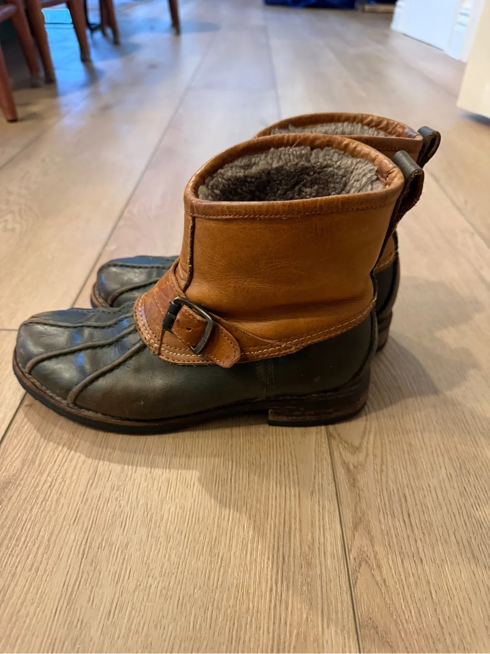Frye Veronica Duck Engineer Sherling Winter Boots
